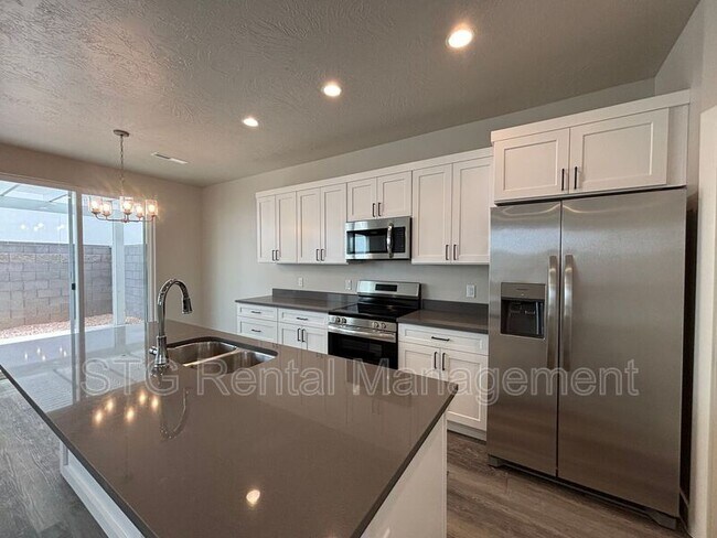 Building Photo - 879 S 4380 W