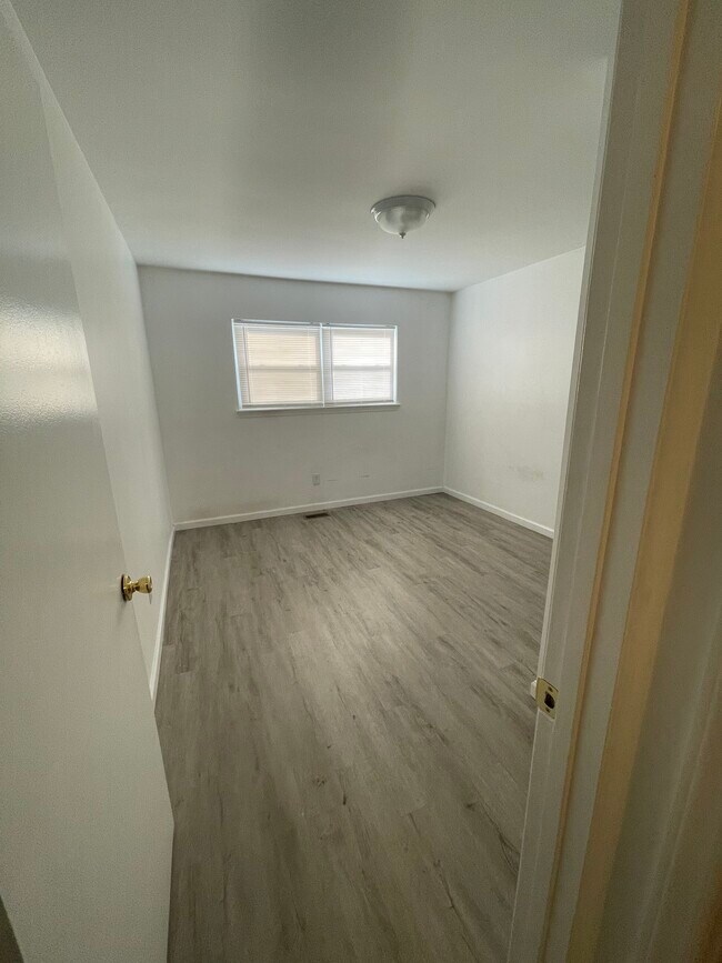 Building Photo - 6535 Stoney Point South