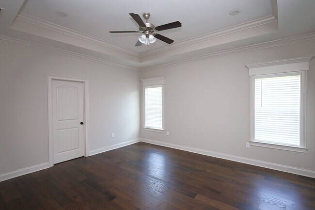 Building Photo - 4704 Crescent Ct