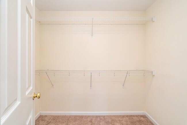 Building Photo - 1703 Maple View Way