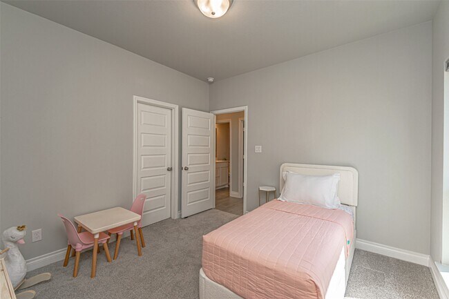 Building Photo - 546 Cedar Harbor Ct