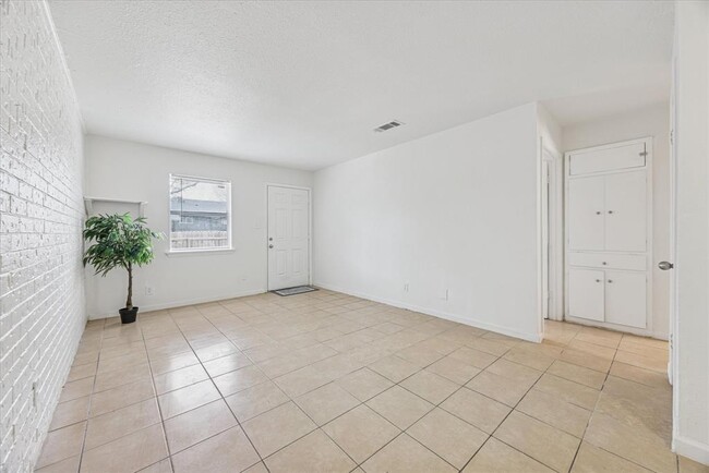 Building Photo - 8212 Sam Rayburn Dr