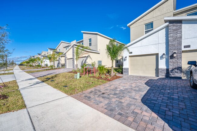 Building Photo - 853 Ocean Course Ave