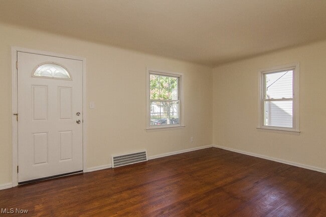 Building Photo - 15312 Benhoff Dr