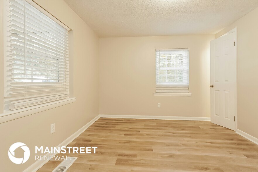 Building Photo - 2112 Headrick Rd