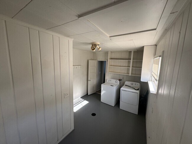 Building Photo - 1115 N Capitol Ave