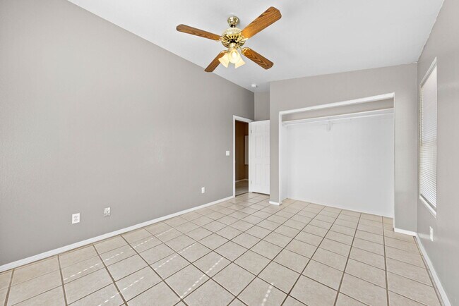 Building Photo - 655 Kane Ct