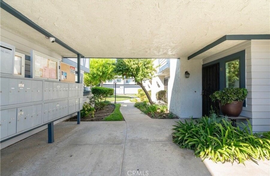 Building Photo - 19221 Sherman Way