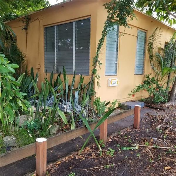 Building Photo - 2000 Rodman St