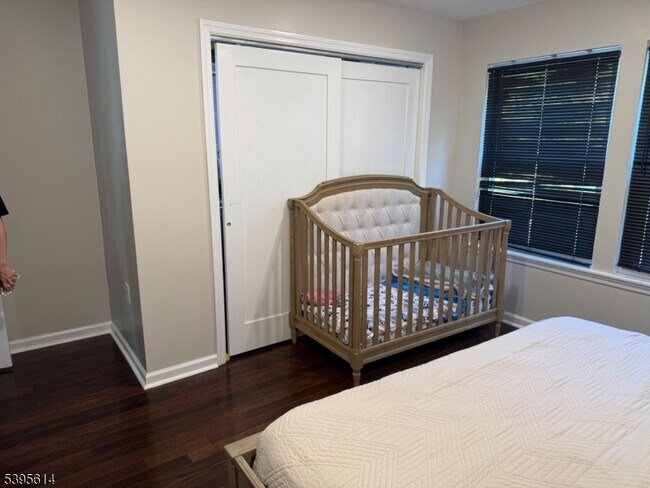 Building Photo - 342 S 20th St