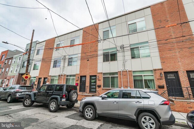 Building Photo - 2059 E Letterly St