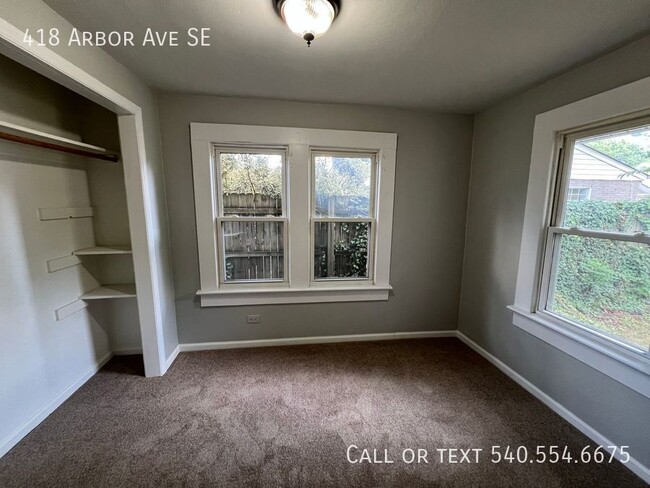 Building Photo - 418 Arbor Ave SE