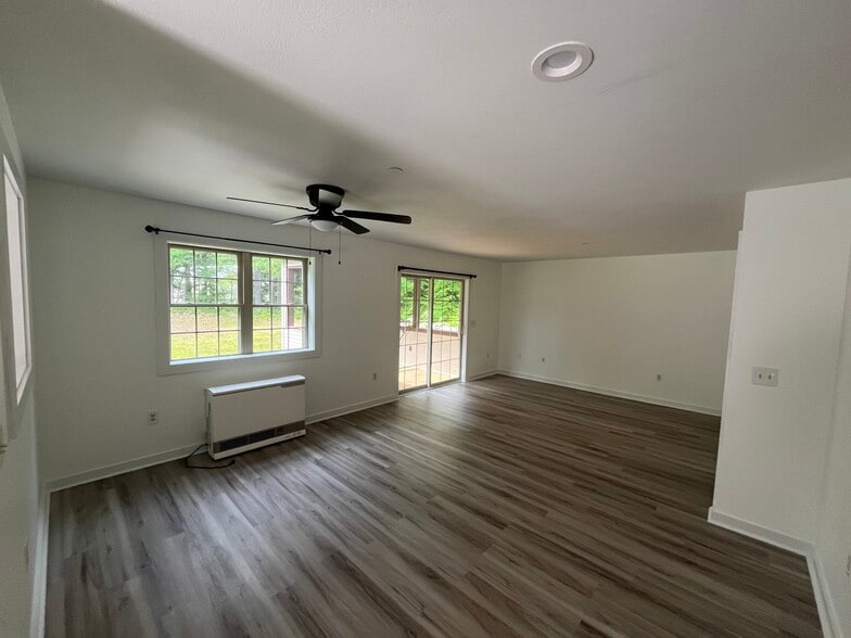 Building Photo - 42 Destinee Ln
