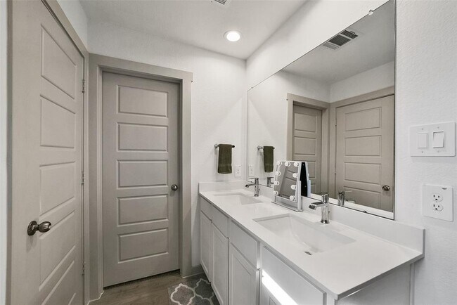 Building Photo - 7834 Golden Rubia Ln