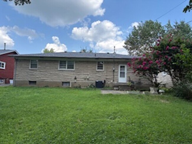 Building Photo - 2 Bedroom 1 Bathroom Home Available Soon