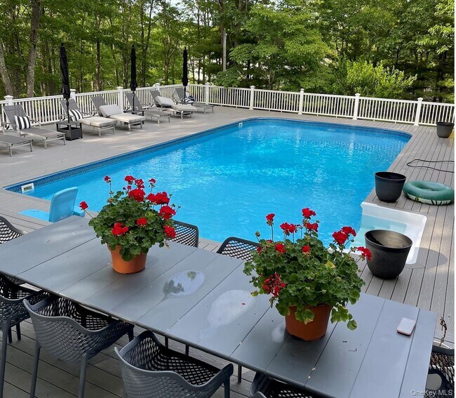 Building Photo - 30 Squires Blvd