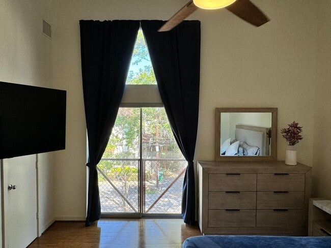 Building Photo - 5235 Blossom St