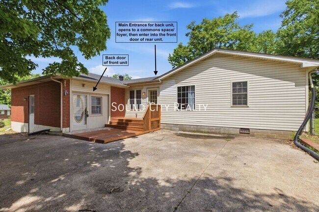Building Photo - 7016 Bonnalake Dr