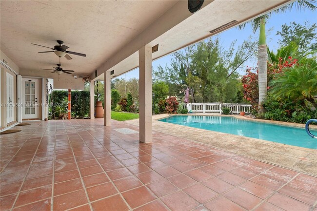 Building Photo - 8820 SW 57th St