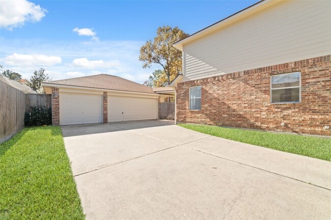 Building Photo - 2618 Bridgestone Park Ln