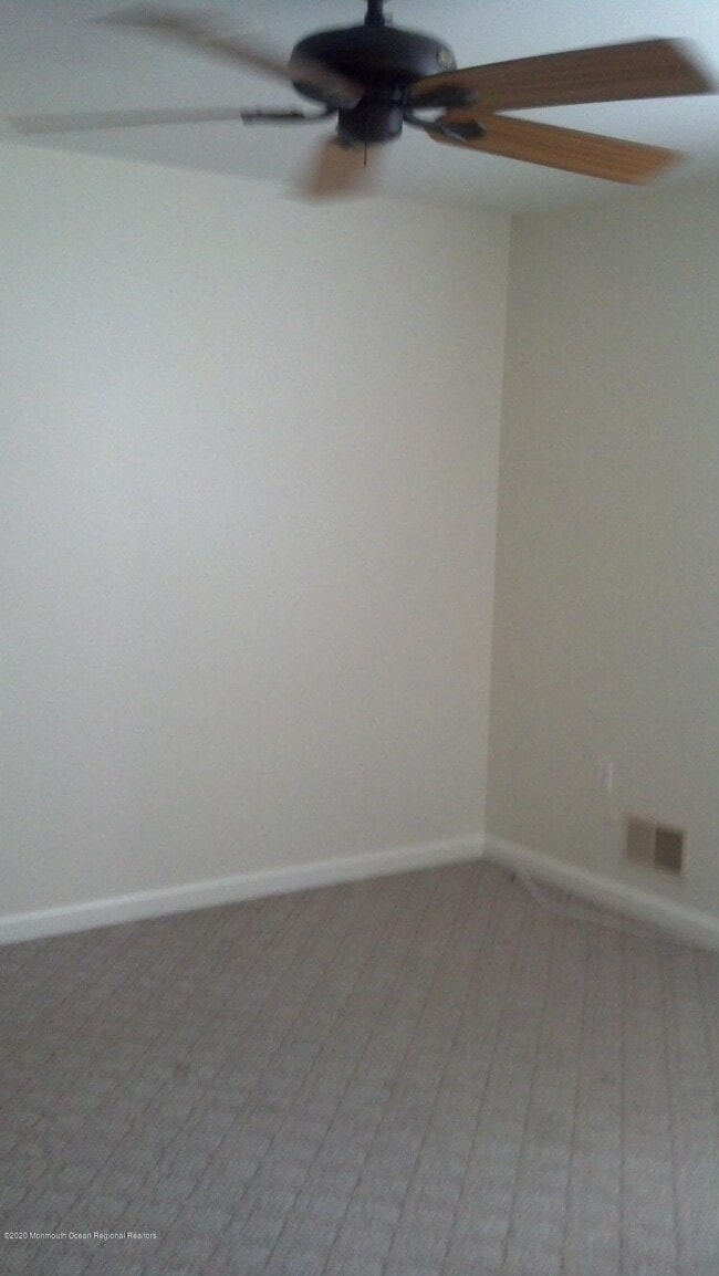 Building Photo - 70 Broadway