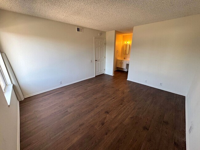 Building Photo - Penthouse Living in Ventura Keys – Harbor Village Condo