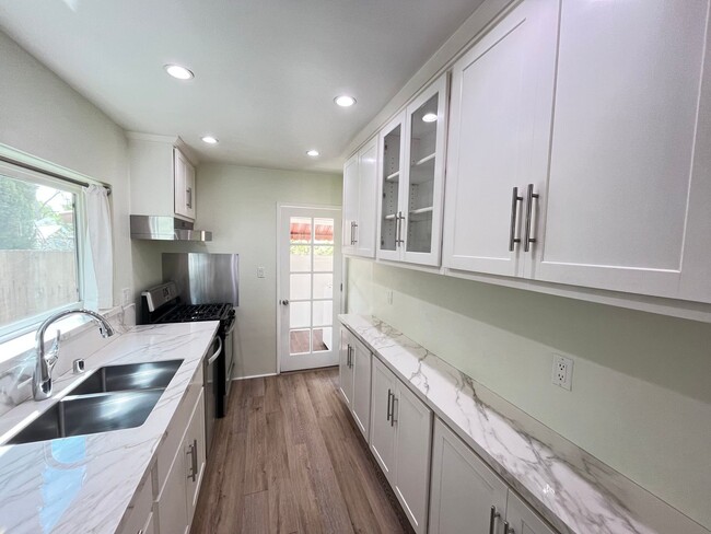 Building Photo - Adorable Spanish Style 2 Bed 1 Bath Home i...