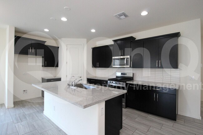 Building Photo - 9114 S 167th Dr