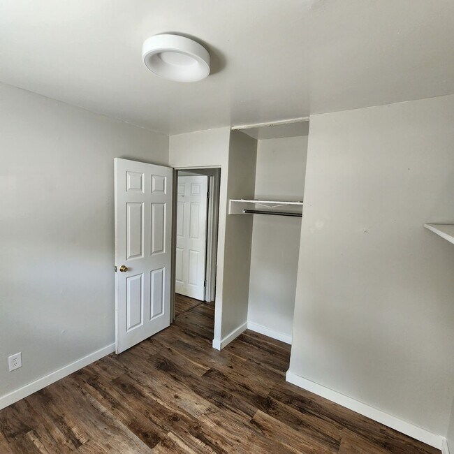 Building Photo - Miller Beach Nearby - Aetna Living