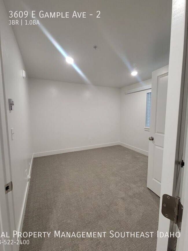 Building Photo - 3609 E Gample Ave