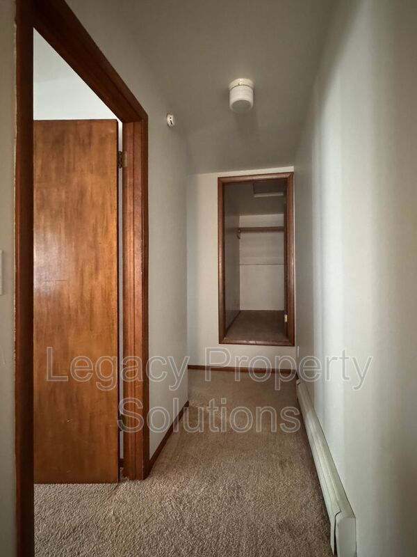 Building Photo - 408 2nd Ave NE