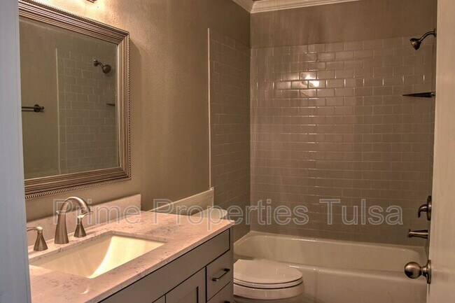 Building Photo - 8619 E 134th St S