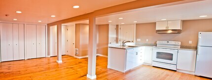 Building Photo - 2119 11th Ave W