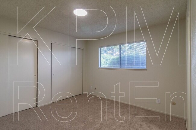 Building Photo - 1803 Westmora Ave