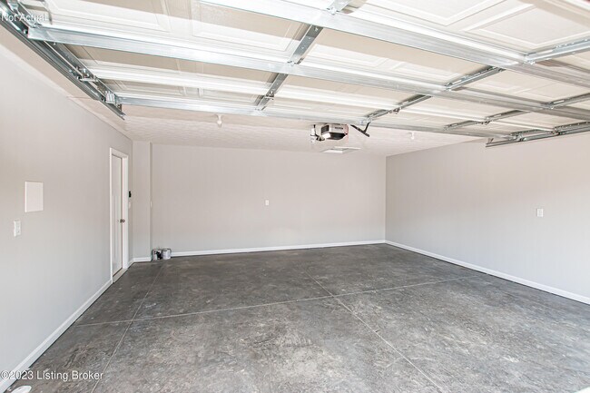 Building Photo - 500 Eagle Pointe Dr