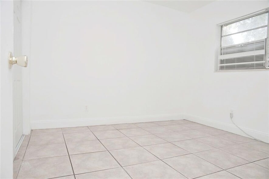 Building Photo - 2206 Fillmore St