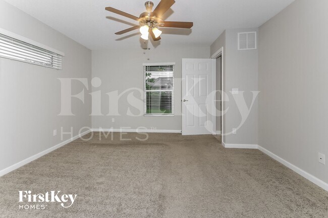 Building Photo - 873 SW Saltonstall Terrace