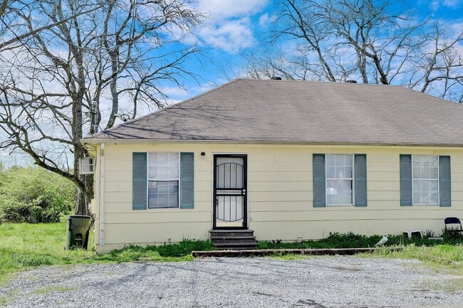 Building Photo - 2 Bedroom, 1 Bathroom Duplex in Gallatin!