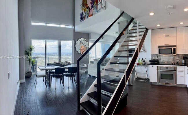 Primary Photo - 60 SW 13th St