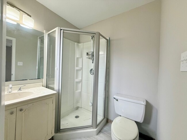 Building Photo - 3819 Rosehaven Dr