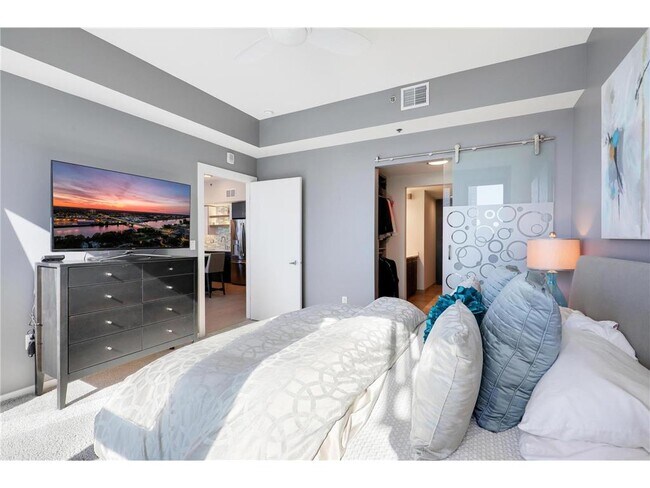 Building Photo - 740 Portland Ave