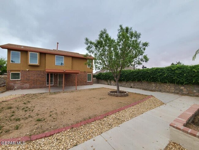 Building Photo - 765 Colchester Dr