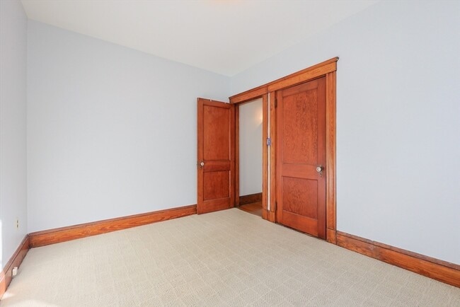 Building Photo - 55 Glenellen Rd