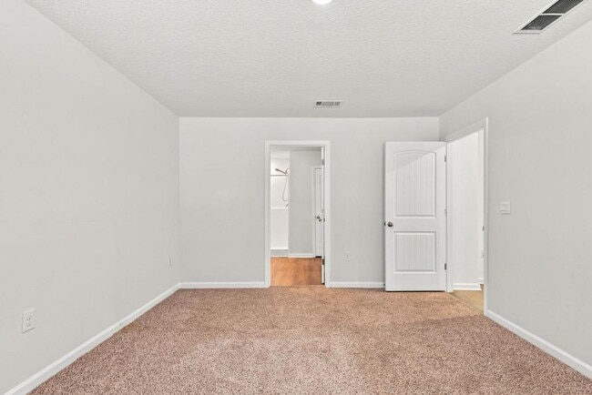 Building Photo - 3284 Chapelwood Dr