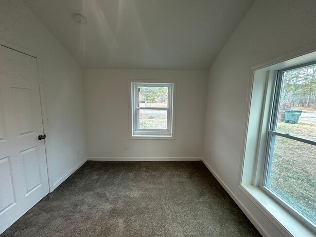 Building Photo - SPECIAL DEAL: $250 OFF FIRST MONTH'S RENT