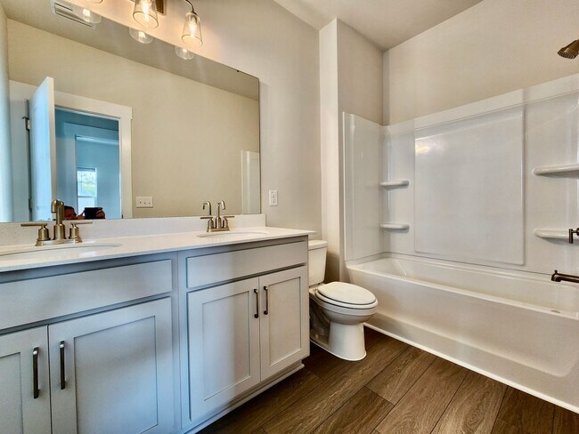 Building Photo - Like new 3 bedroom - Nexton / Midtown - Su...
