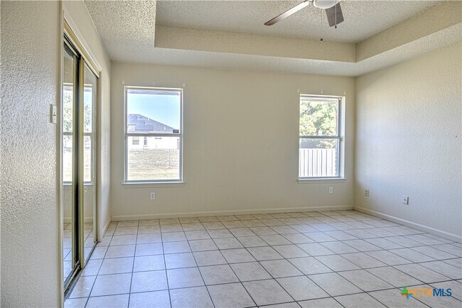 Building Photo - 3805 Riverrock Dr