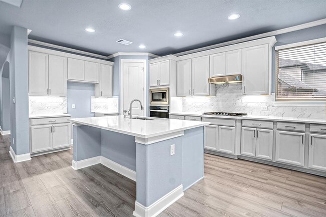 Building Photo - 2328 Blended Tree Ranch