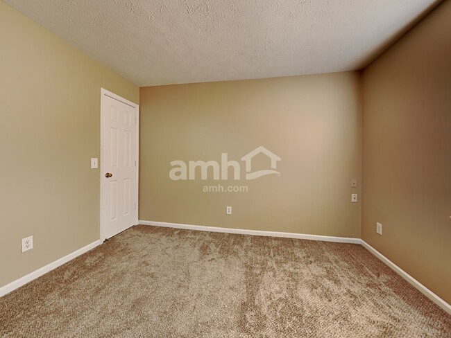 Building Photo - 6402 Kelsey Dr
