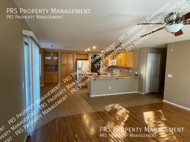 Building Photo - 1053 W Bruce Ave